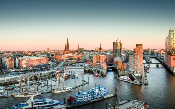 Hamburg Harbor & Speicherstadt Discovery Tour